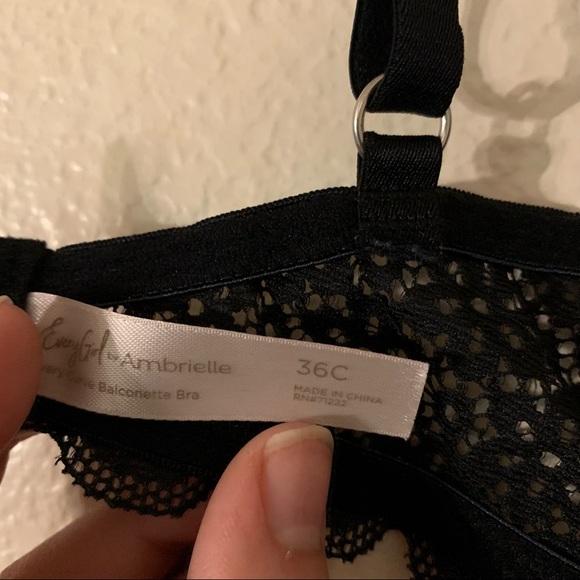 Black Bra - Picture 3 of 3